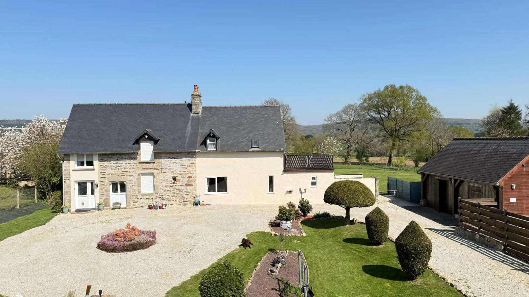 Maison La Touchardiere Barenton Exterior foto